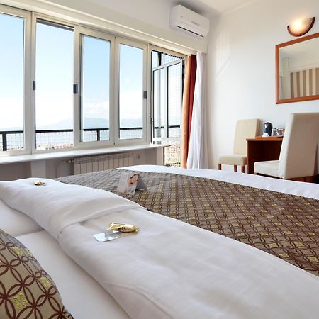 Hotel Neboder ริเยกา ภายนอก รูปภาพ