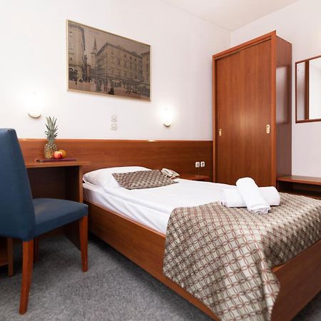 Hotel Neboder ริเยกา ภายนอก รูปภาพ