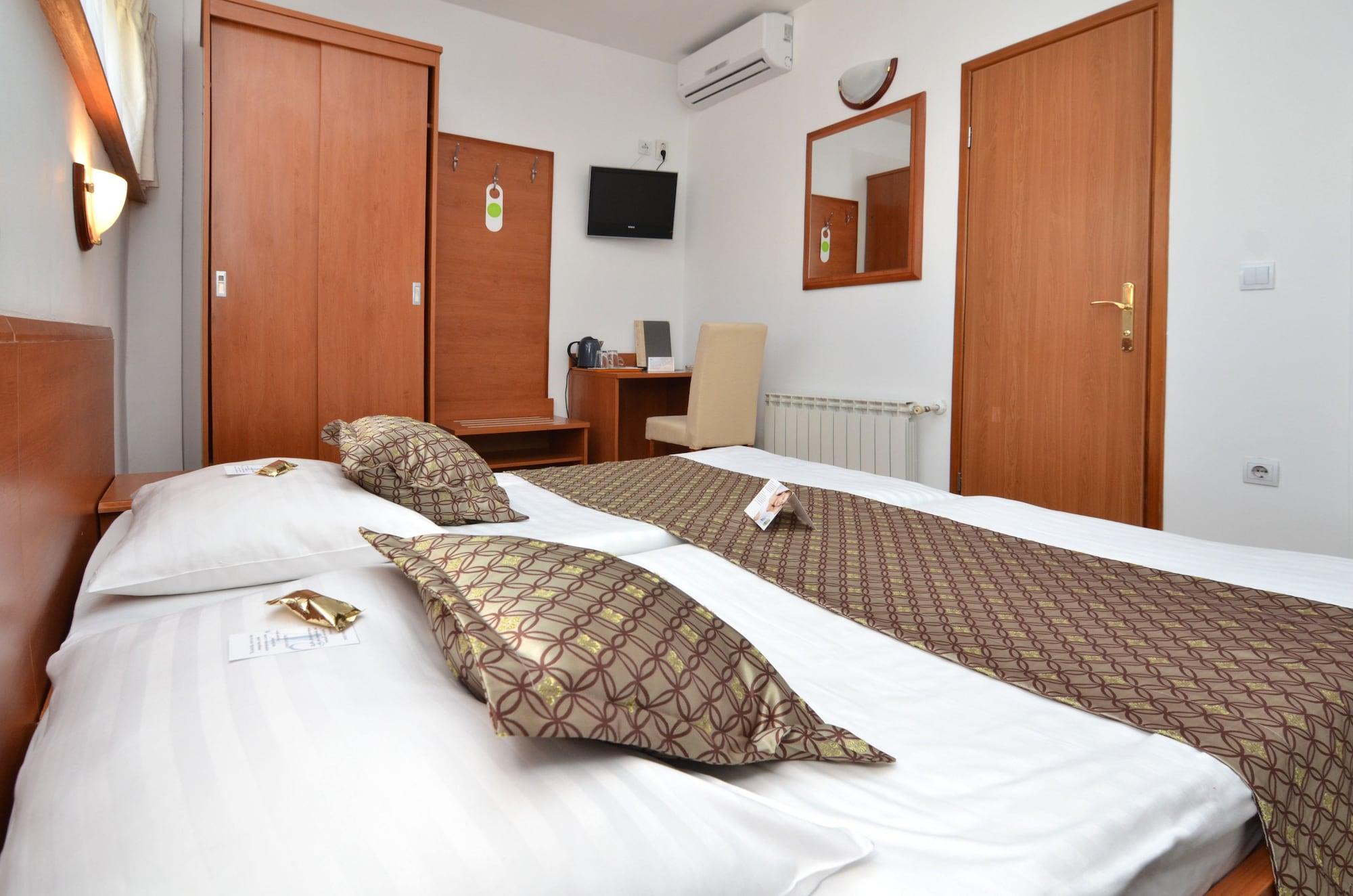 Hotel Neboder ริเยกา ภายนอก รูปภาพ