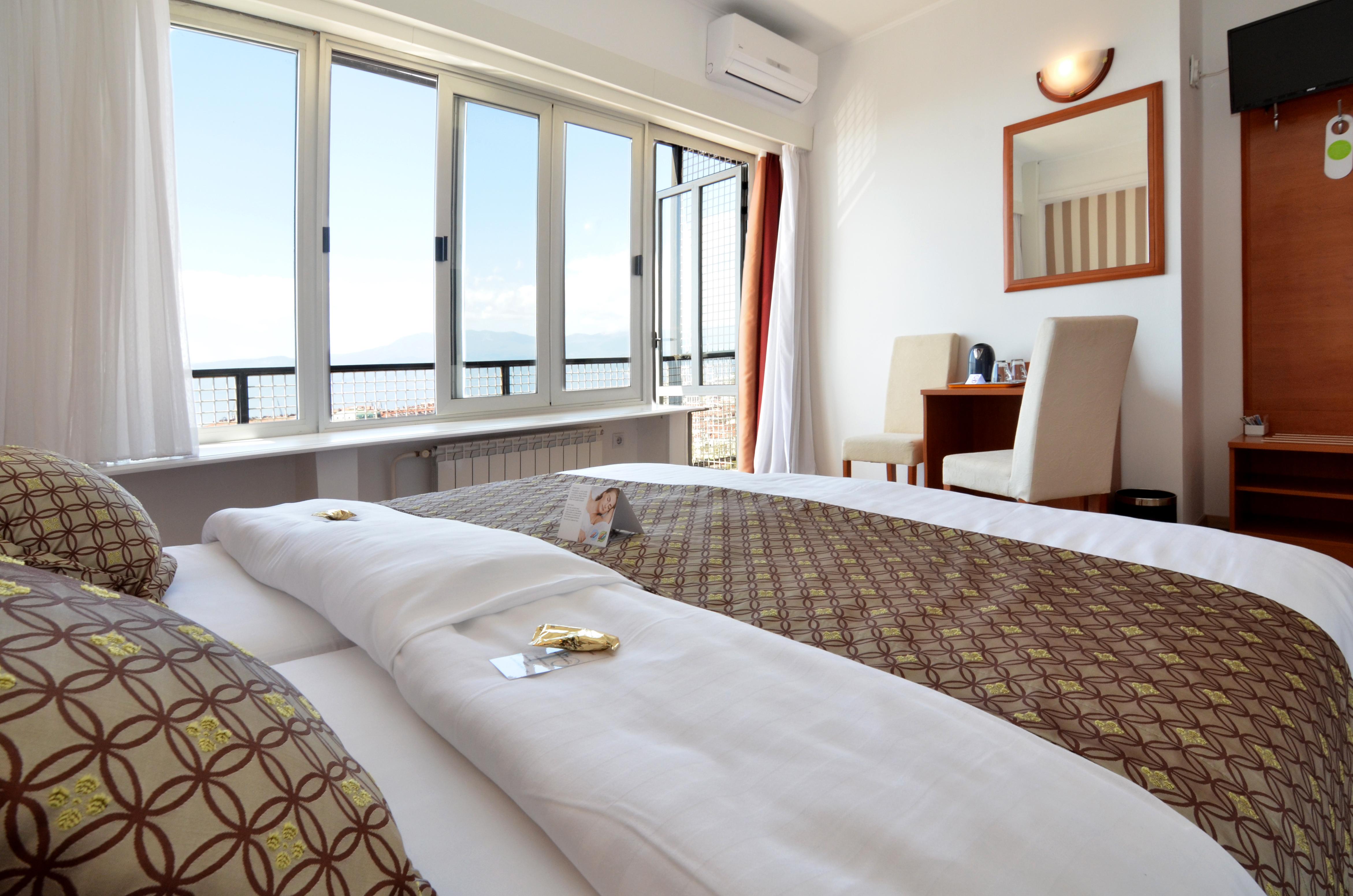 Hotel Neboder ริเยกา ภายนอก รูปภาพ