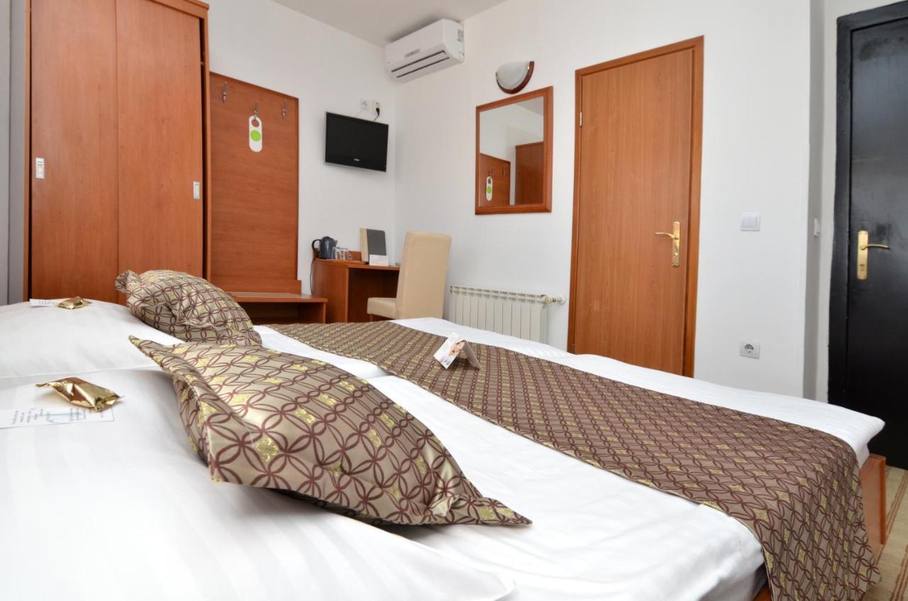 Hotel Neboder ริเยกา ภายนอก รูปภาพ