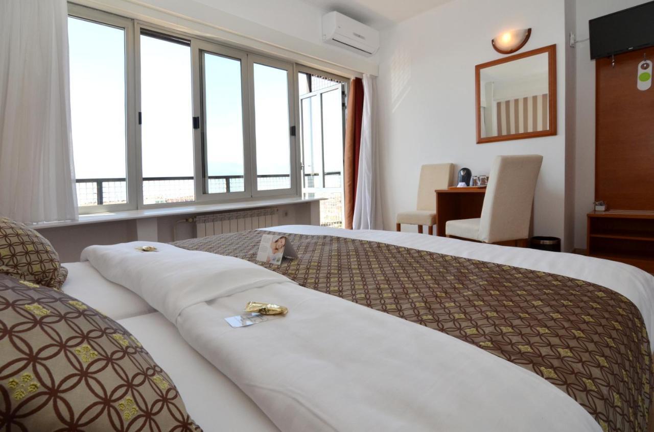 Hotel Neboder ริเยกา ภายนอก รูปภาพ