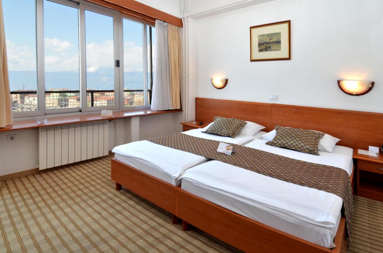 Hotel Neboder ริเยกา ภายนอก รูปภาพ
